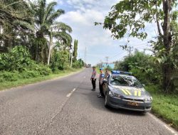 Polsek Way Tuba Gelar Patroli dan Sosialisasi Layanan Call Center 110 di Kampung Way Tuba
