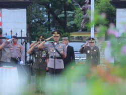 Hari Bhayangkara ke-79: Polres Metro Tabur Bunga untuk Pahlawan Bangsa