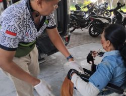 Polisi Sigap Evakuasi Korban Laka Lantas di Jalintim KM 130