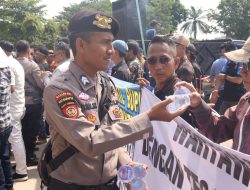 Aksi Heroik Polisi Beri Perhatian pada Warga, Kapolres Tulang Bawang Tegaskan: ‘Kami Selalu Siap Lindungi dan Melayani