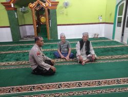 Sholat Subuh Berjamaah Bhabinkamtibmas Polres Metro Dengan Jamaah Warga Binaan