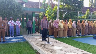 Kapolsek Metro Barat Menjadi Pembina Upacara di SMK Negeri 2 Metro, Tekankan Hindari Kenakalan Remaja Kepada Siswa
