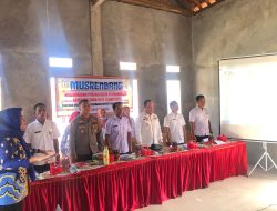 Musrembang di Balai Kampung, Kapolsek Negeri Besar Berikan Apresiasi Warga Jaga Kamtibmas Kondusif