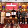 Magister Bahasa Inggris UTI Latih Guru SMP Kembangkan Media Pembelajaran Berbasis AI