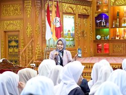 Universitas Teknokrat Indonesia Bekali Siswa SMK Muhammadiyah 1 Metro Strategi Affiliate Marketing Dwi Gema Soegesti