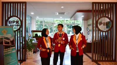 MAHASISWA TERBAIK UNIVERSITAS TEKNOKRAT INDONESIA KEMBANGKAN KOMPETENSI MELALUI MAGANG MANDIRI DI BPK RI LAMPUNG, PERKUAT COMMUNITY ENGAGEMENT DAN SDGs